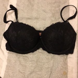Black lace VS bra